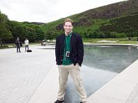 holyrood palace and park 3