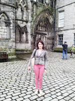 holyrood palace and park 5